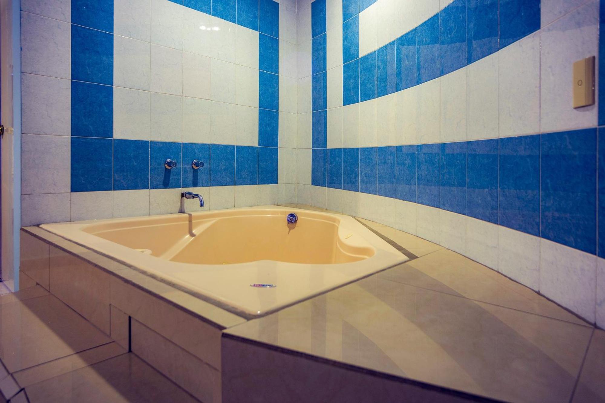 Capital O Hotel Diro, 몬테레이 외부 사진