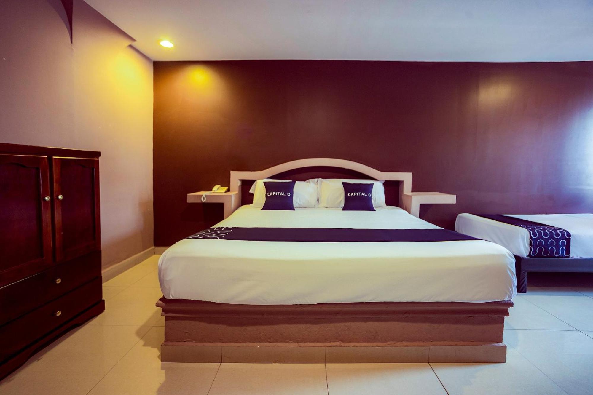 Capital O Hotel Diro, 몬테레이 외부 사진