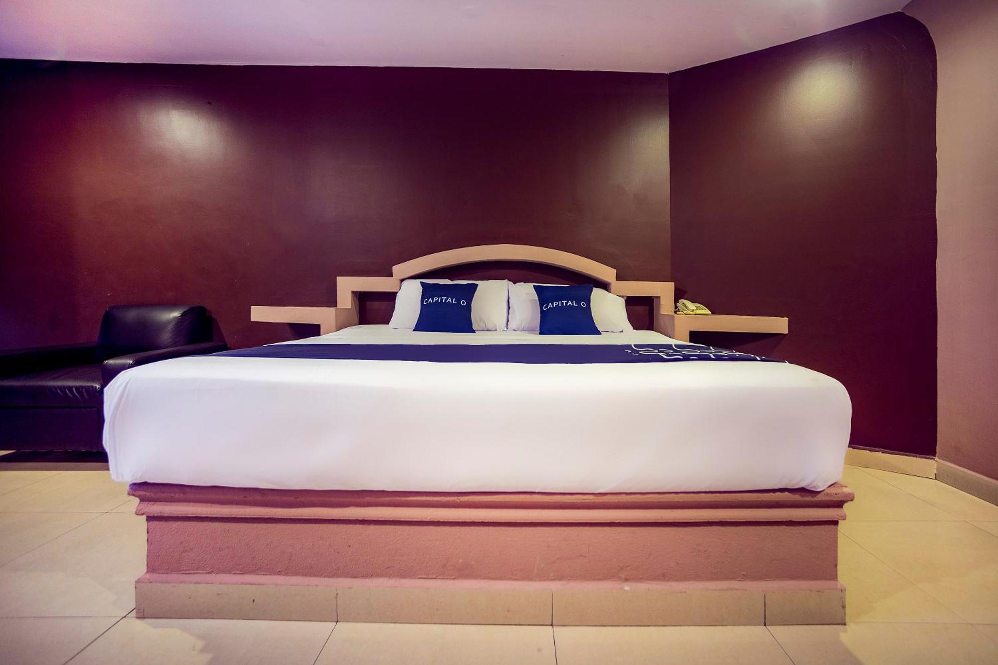 Capital O Hotel Diro, 몬테레이 외부 사진